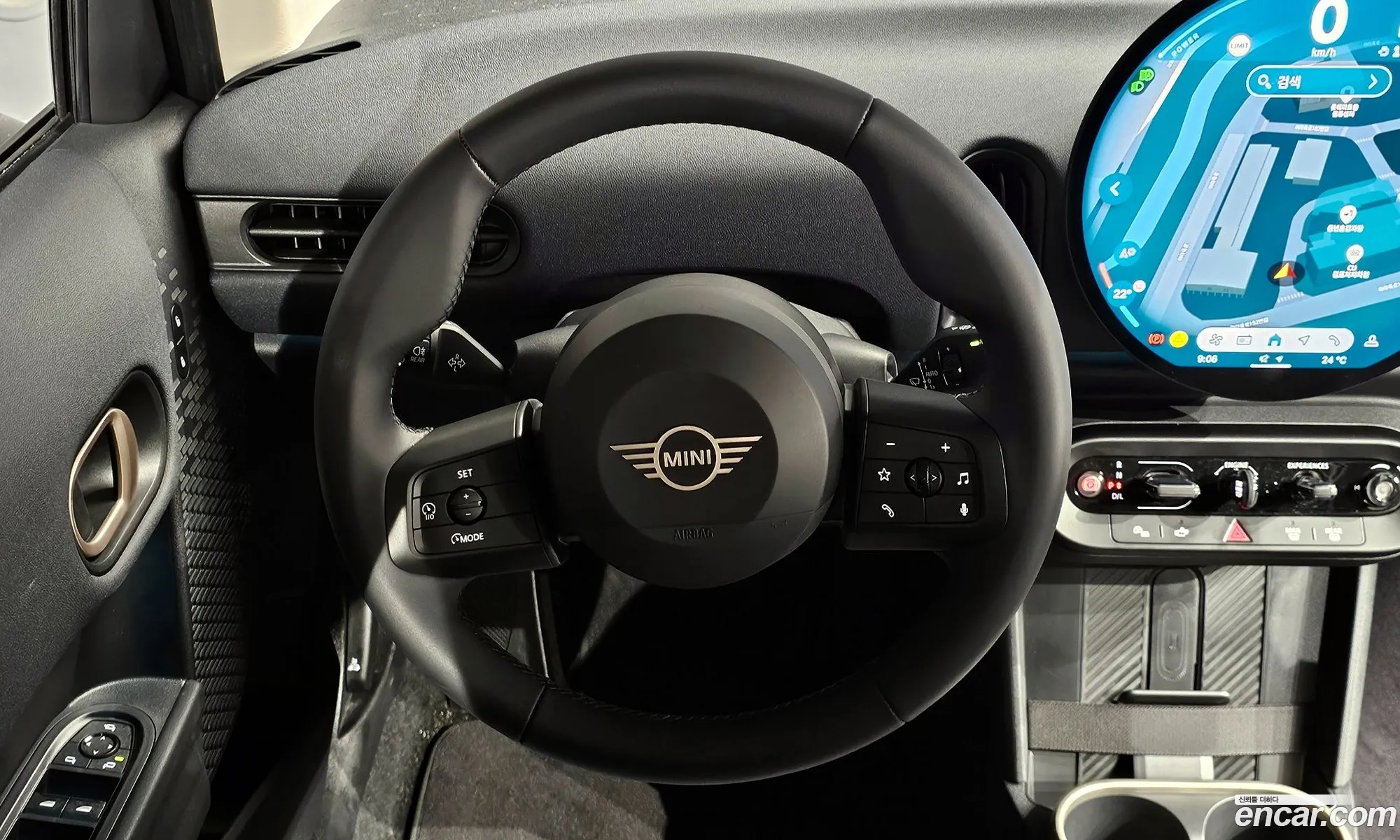 Mini Cooper C 2025 WMW61GD04S2X36065 — 8