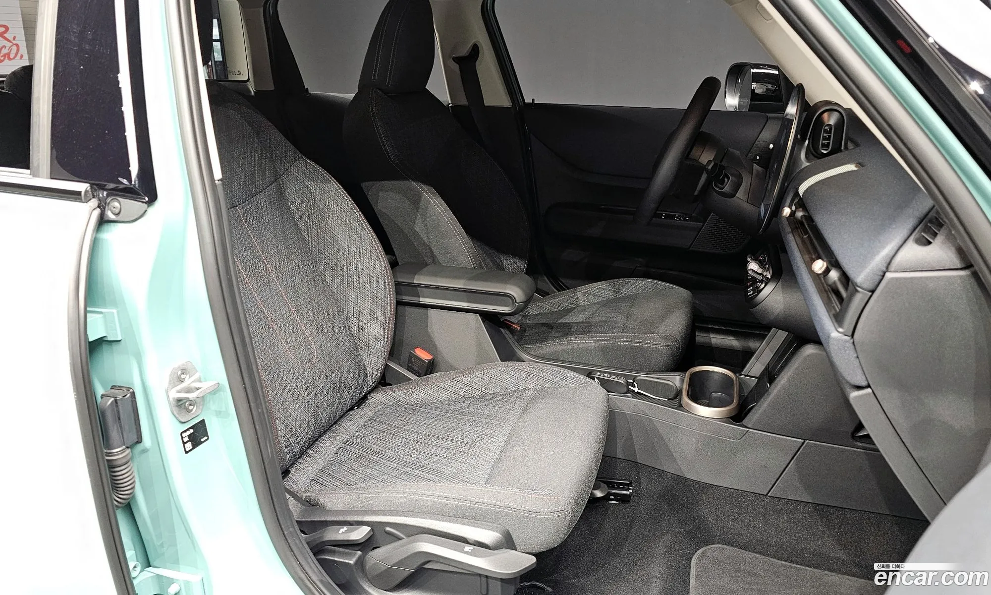 Mini Cooper C 2025 WMW61GD04S2X36065 — 2