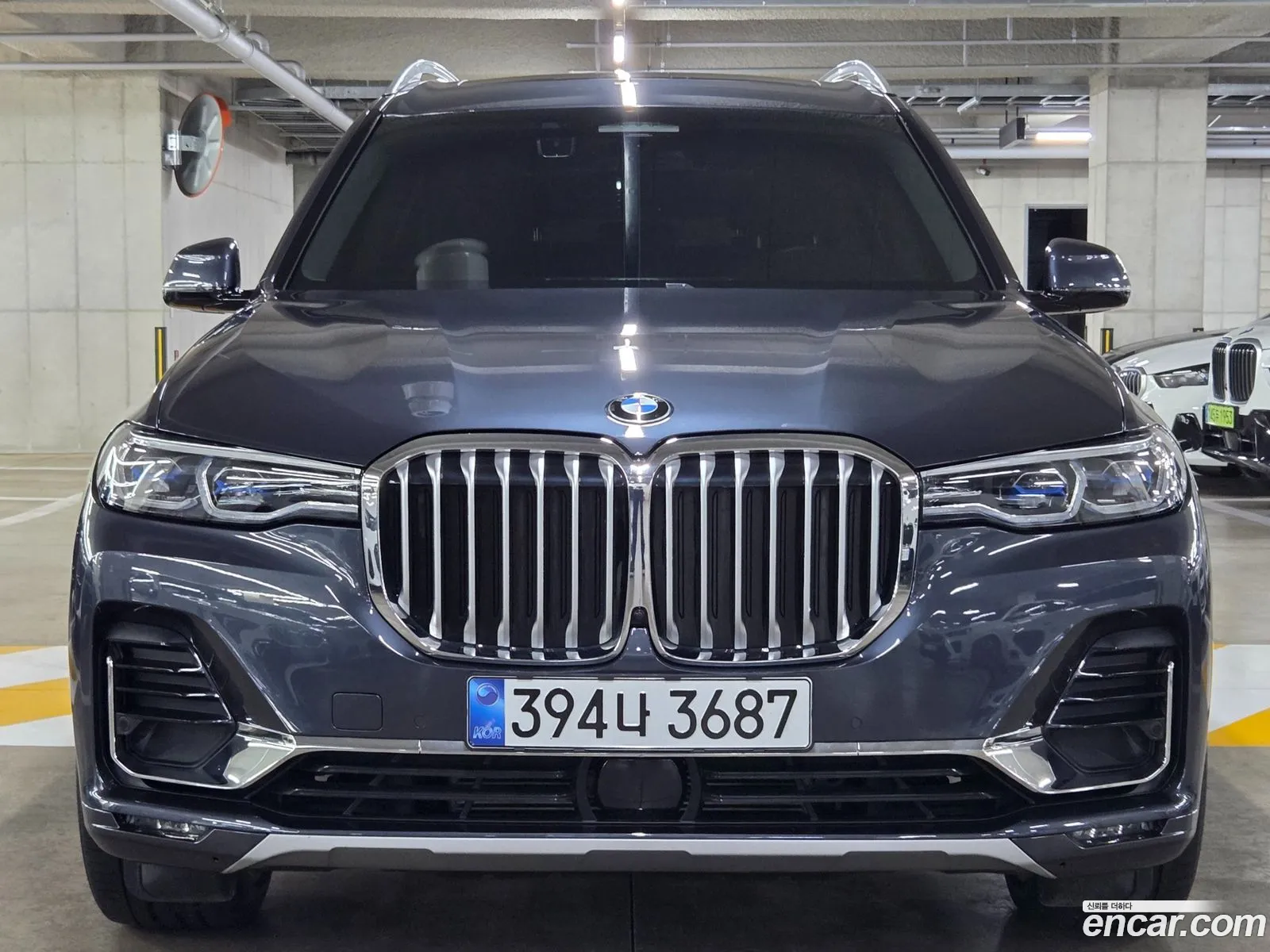 BMW X7 2022 — 7