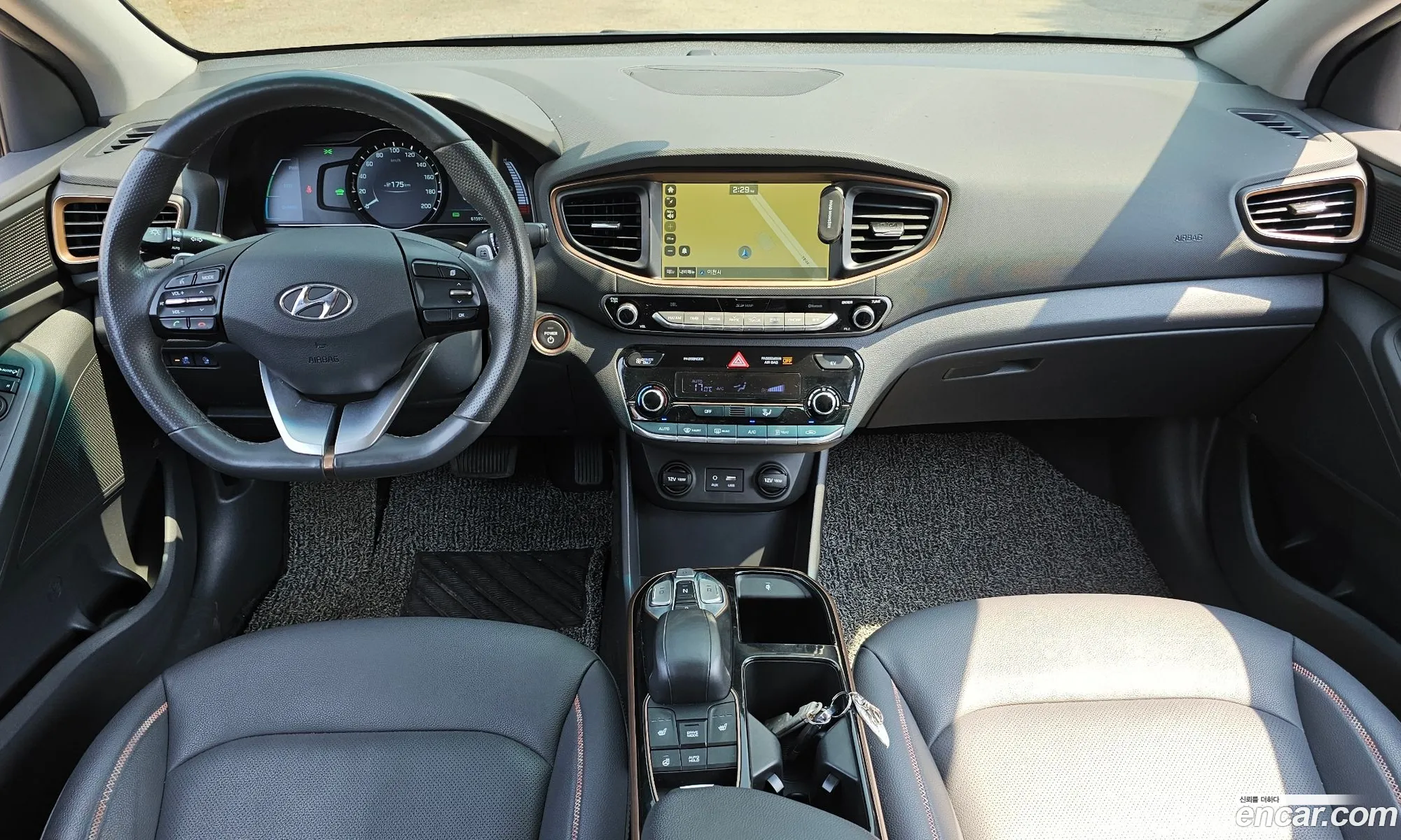 Hyundai Ioniq Electric 2018 — 4
