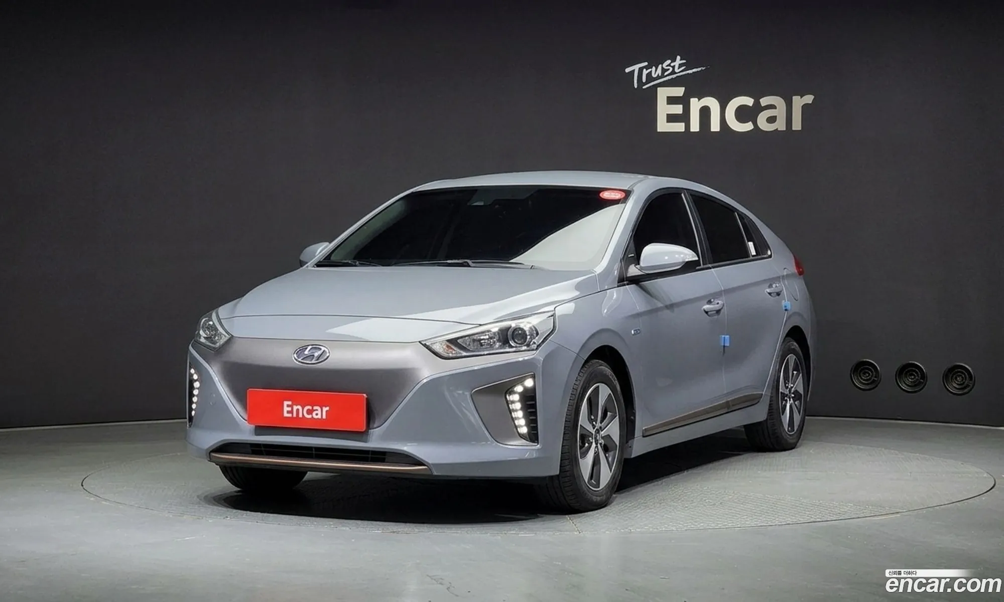 Hyundai Ioniq Electric 2018 — 3