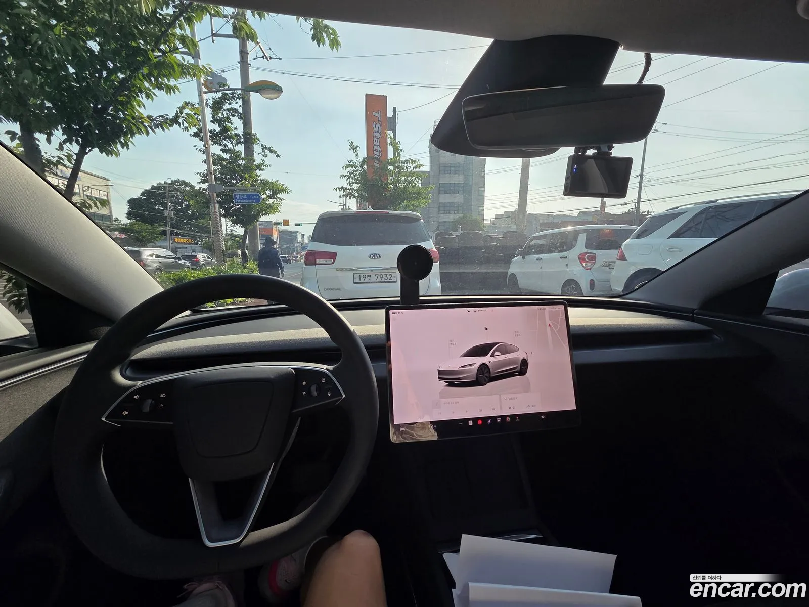 Tesla Model 3 2025 — 8