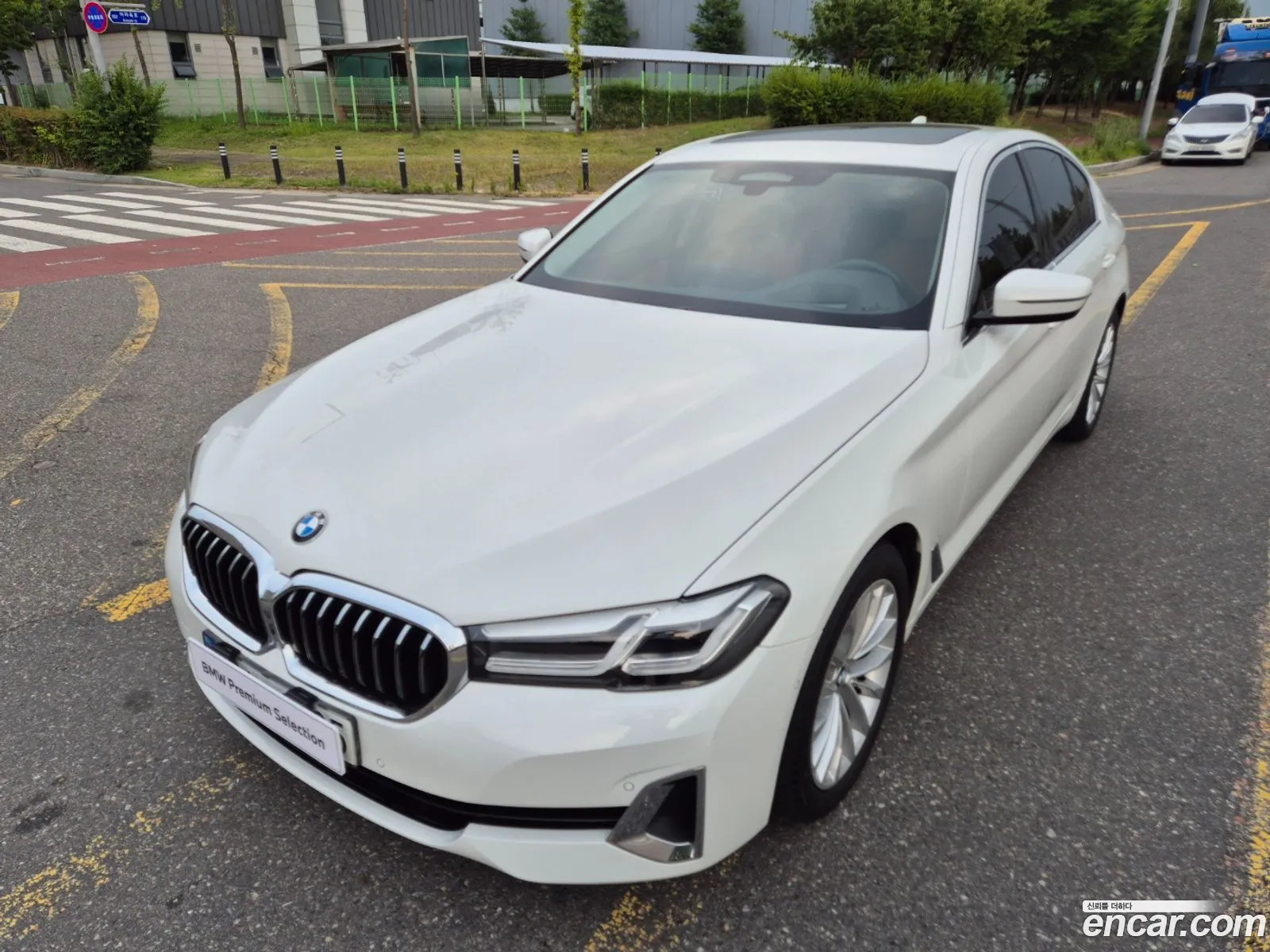 BMW 5 Series 2023 — 8