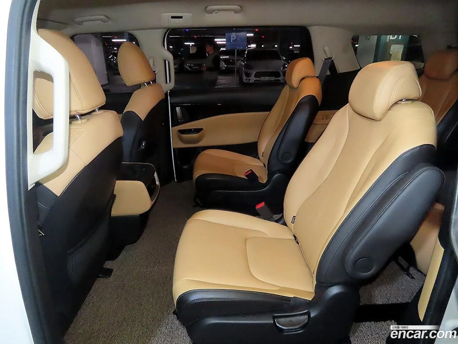 Kia Carnival 2022 — 2