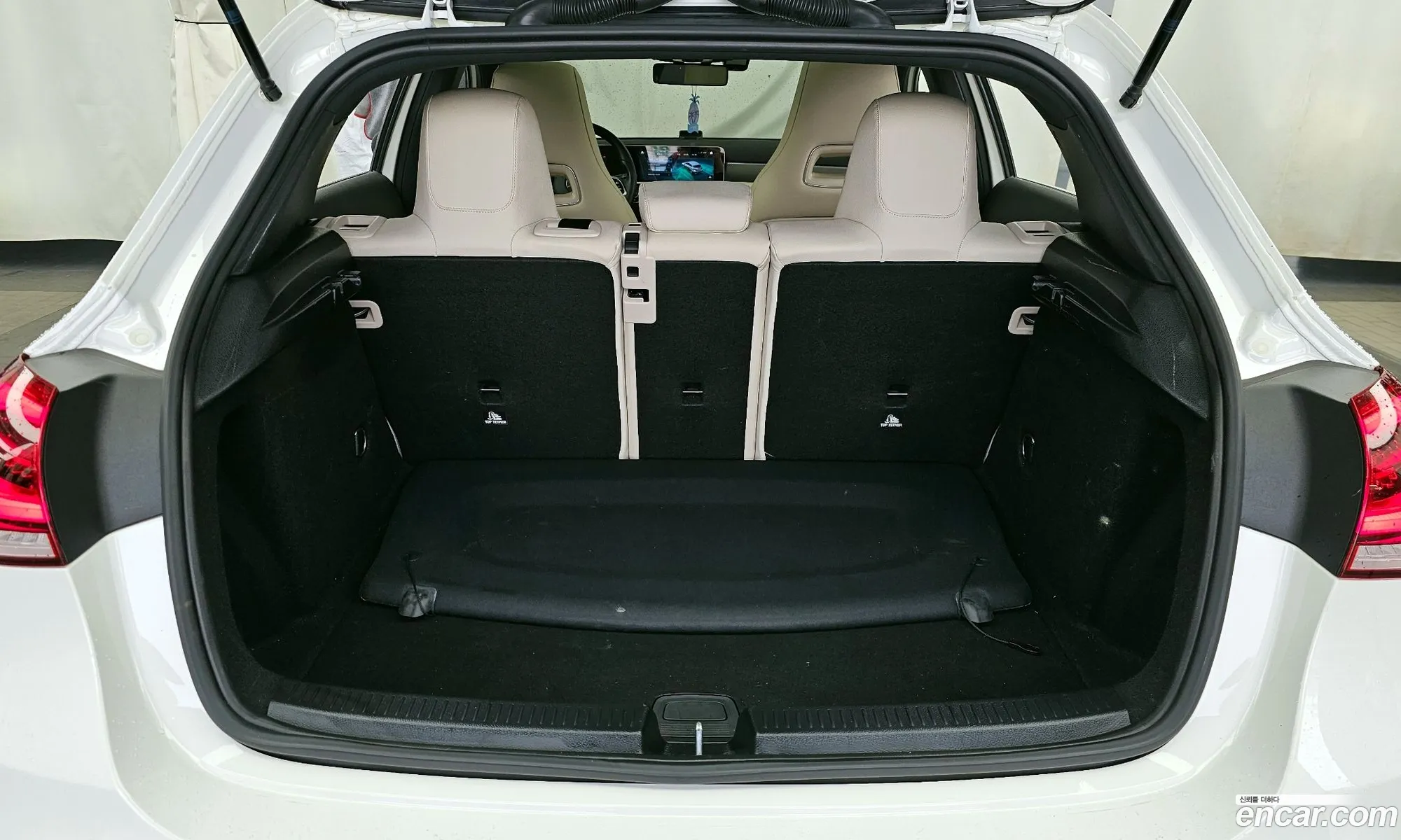 Mercedes-Benz A-Class W177 2019 — 17
