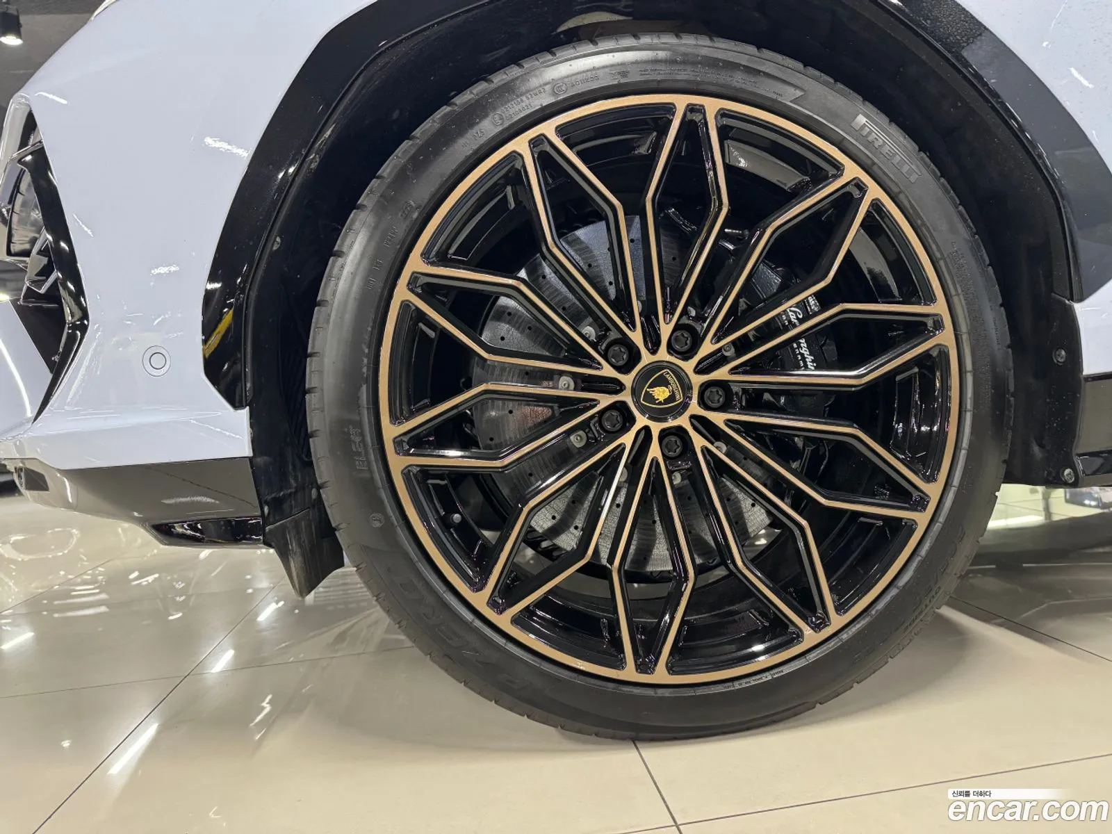 Lamborghini Urus 2025 — 4