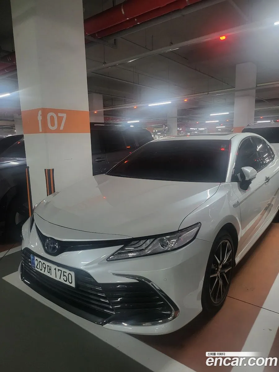 Toyota Camry 2024 — 4