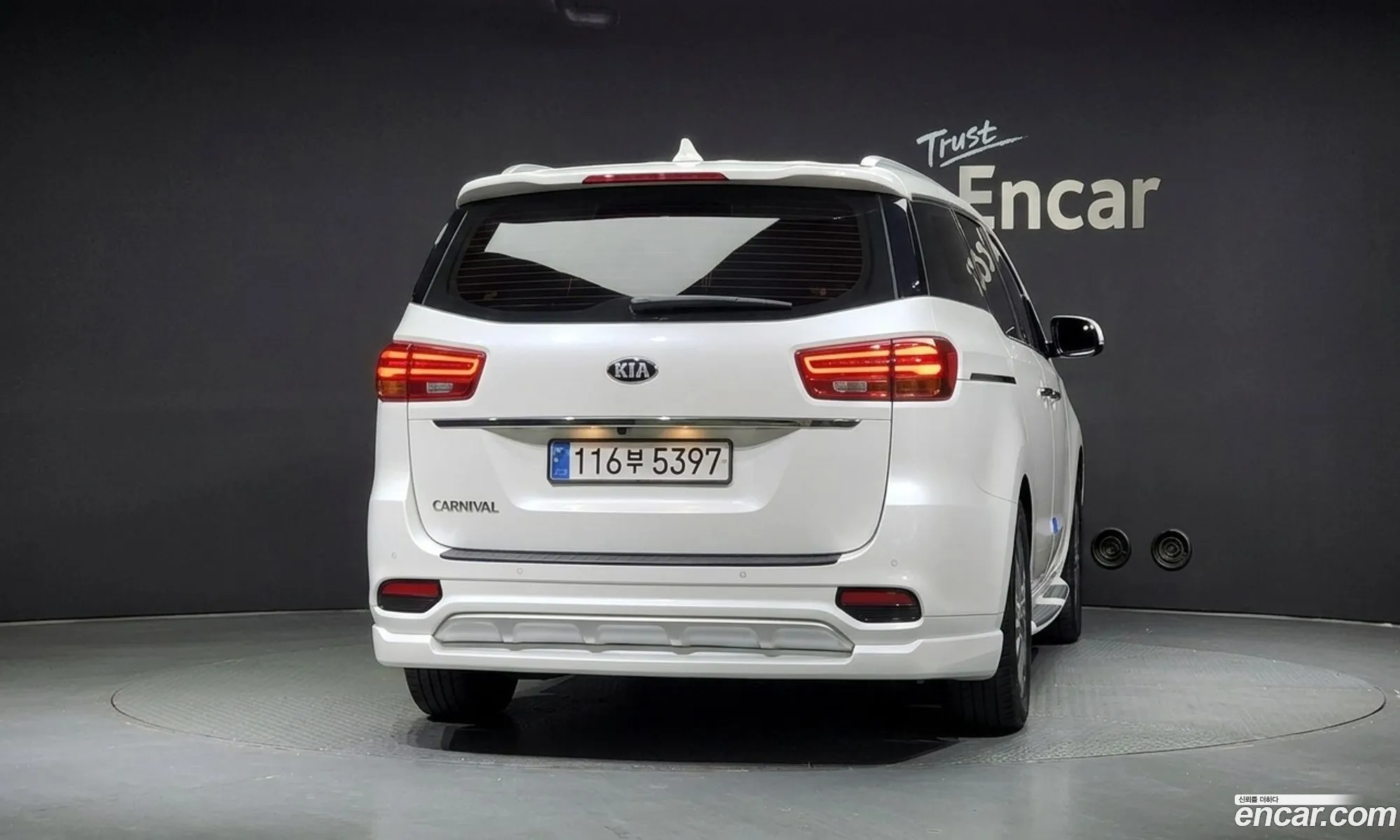 Kia Carnival 2018 KNAME81ABKS516714 — 4