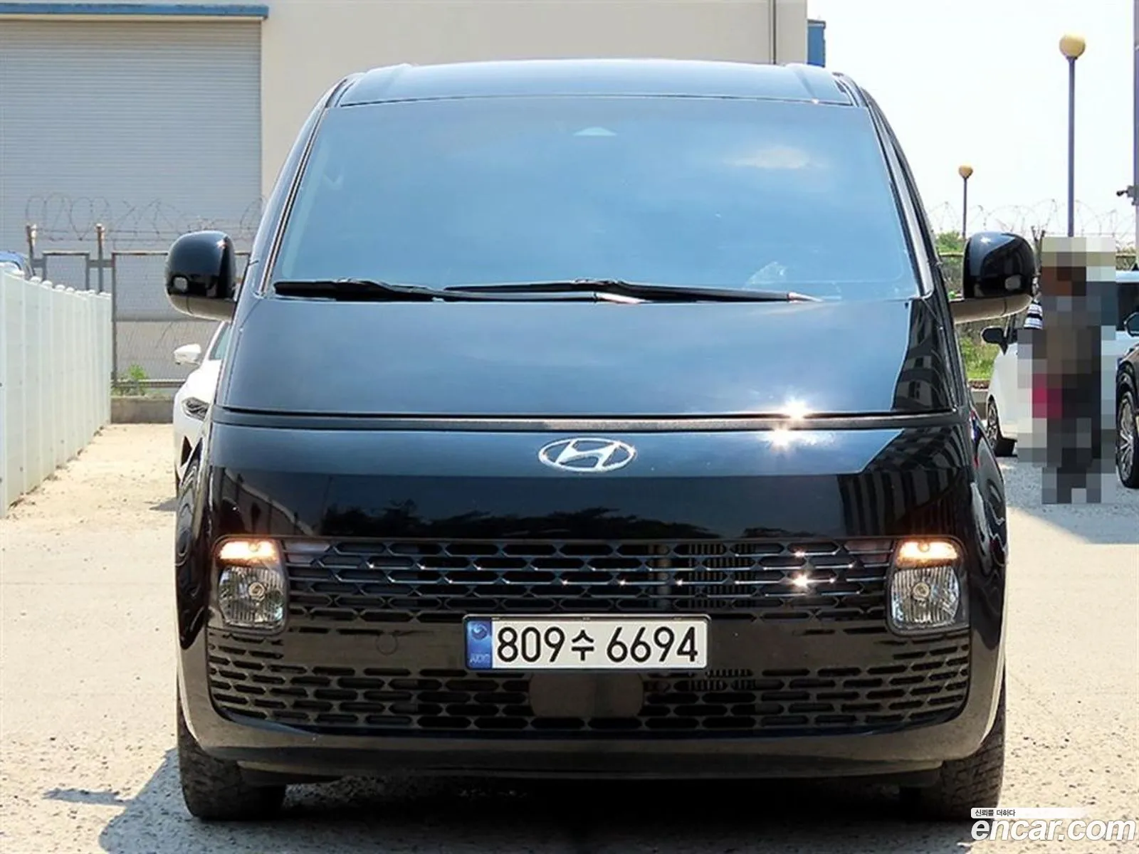 Hyundai Staria 2022 — 3