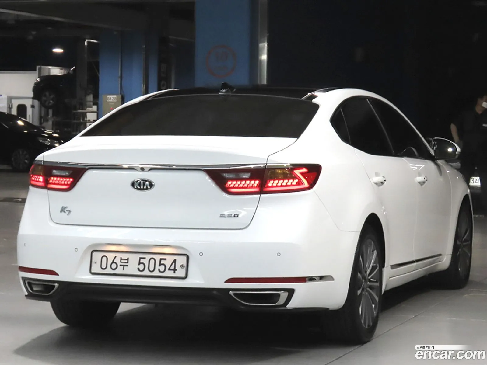 Kia K7 2017 — 2