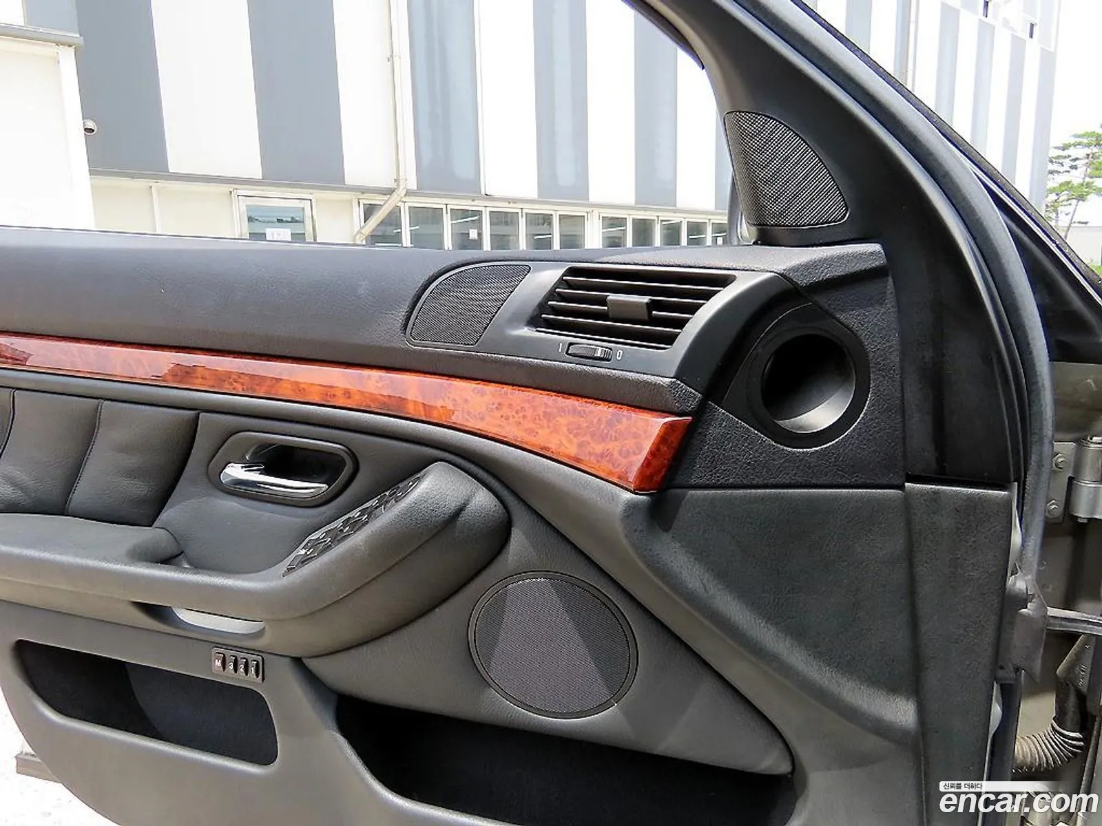 BMW 5 Series 2002 — 3