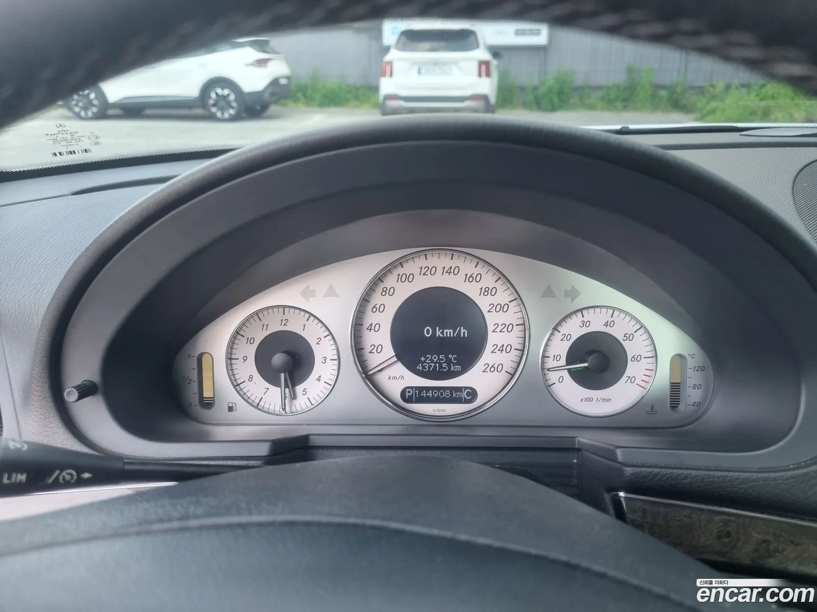 Mercedes-Benz E-Class W211 2005 — 11