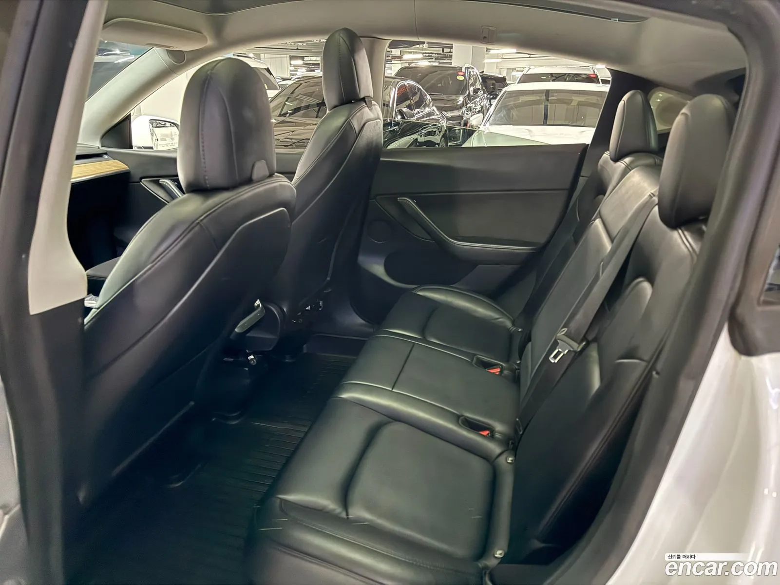 Tesla Model Y 2021 — 18
