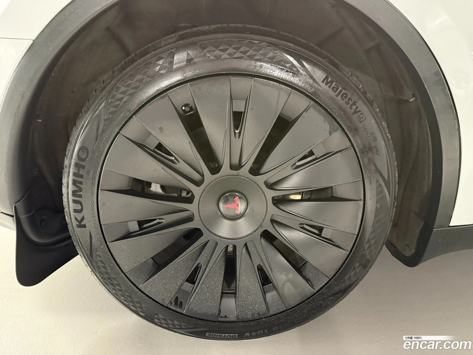 Tesla Model Y 2021 — 7