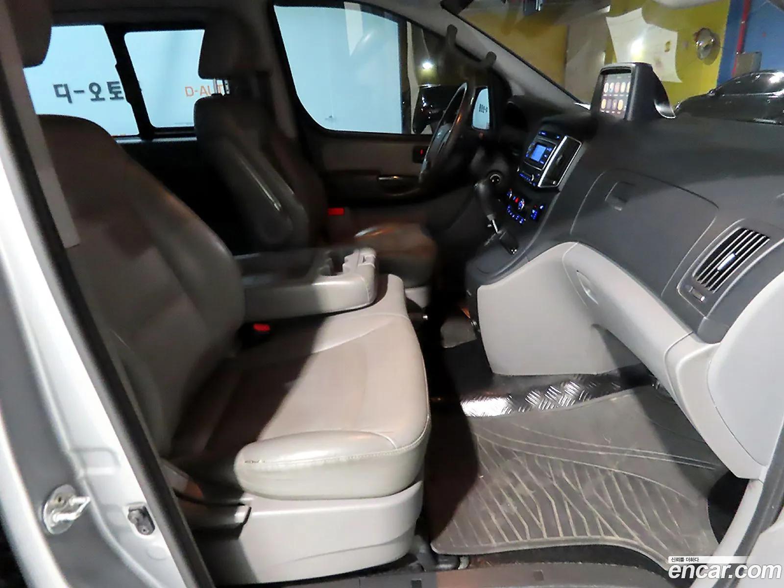 Hyundai Grand Starex 2018 — 2