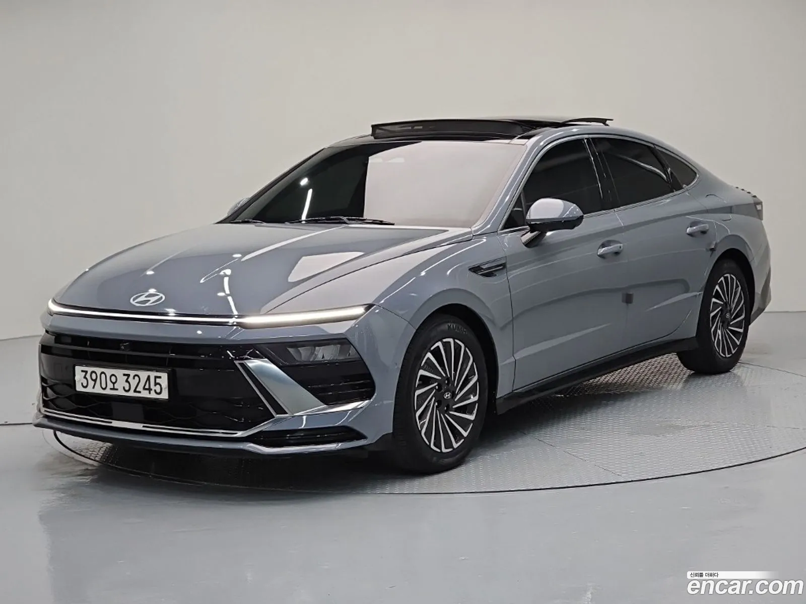 Hyundai Sonata the Edge Hybrid 2024 — 4