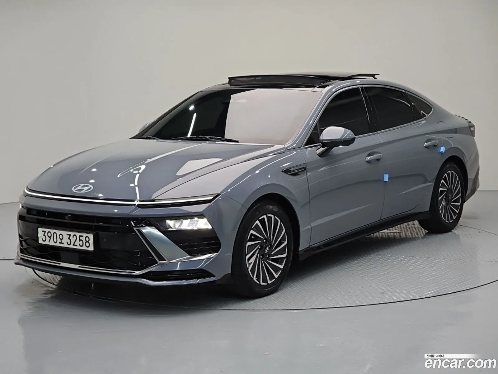 Hyundai Sonata the Edge Hybrid 2024 — 3