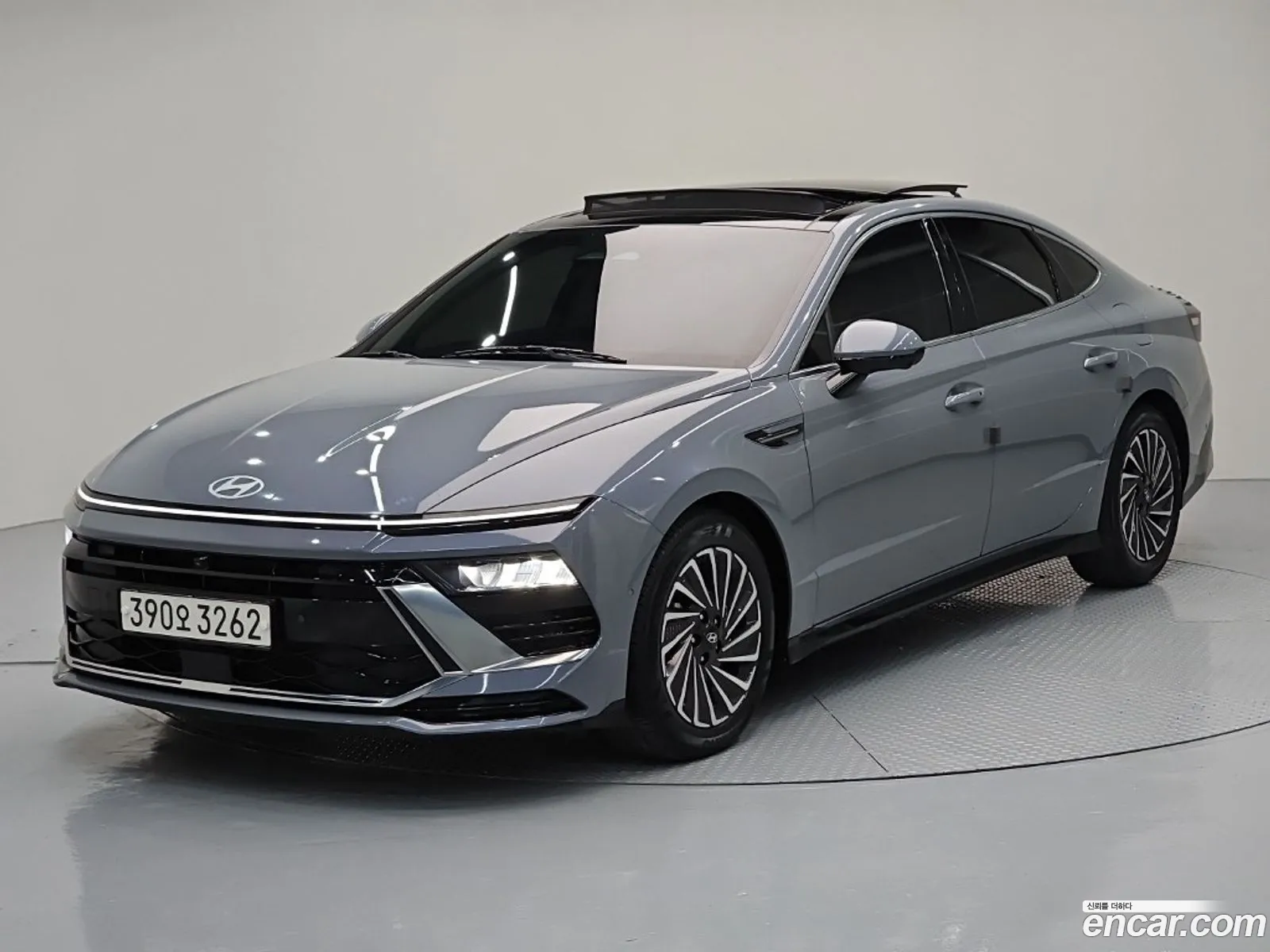 Hyundai Sonata the Edge Hybrid 2024 — 3