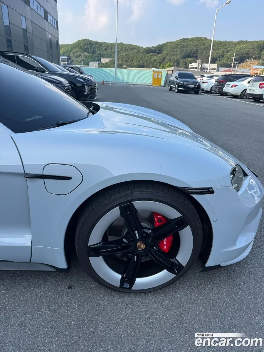 Porsche Taycan 2024 — 5