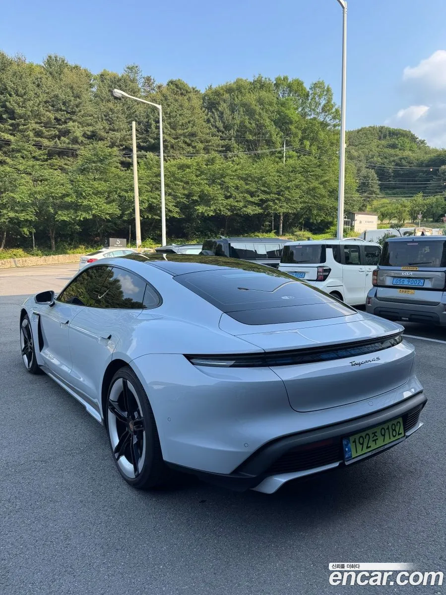 Porsche Taycan 2024 — 3