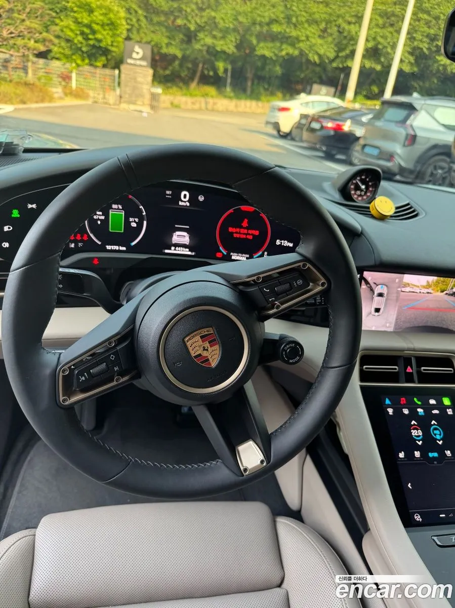 Porsche Taycan 2024 — 8