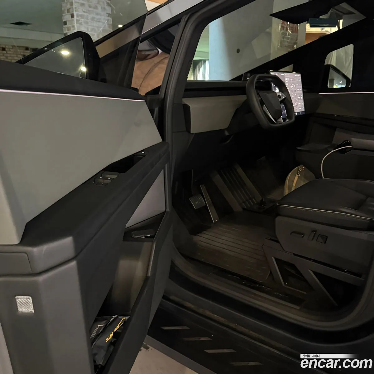 Tesla Cybertruck 2024 — 8
