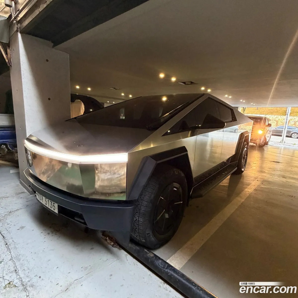 Tesla Cybertruck 2024 — 11
