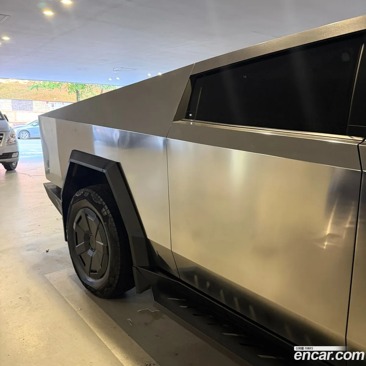Tesla Cybertruck 2024 — 6