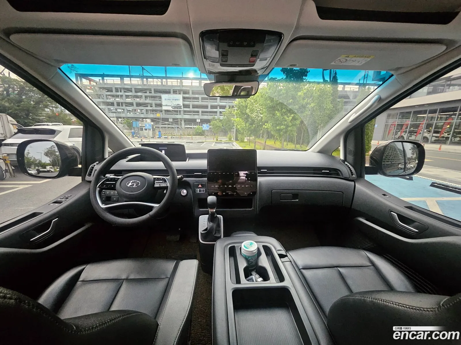 Hyundai Staria 2023 — 2