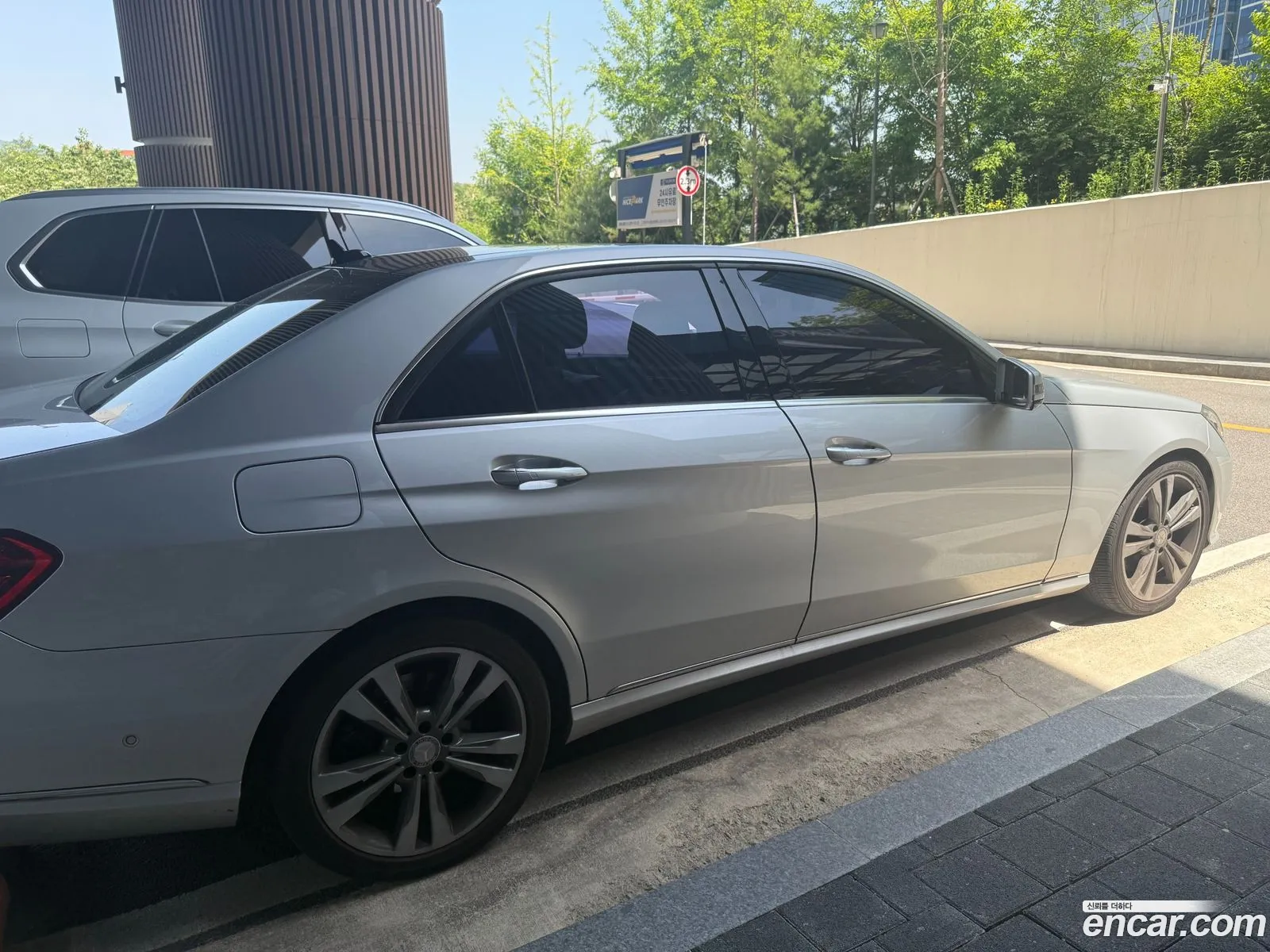 Mercedes-Benz E-Class W212 2015 — 10