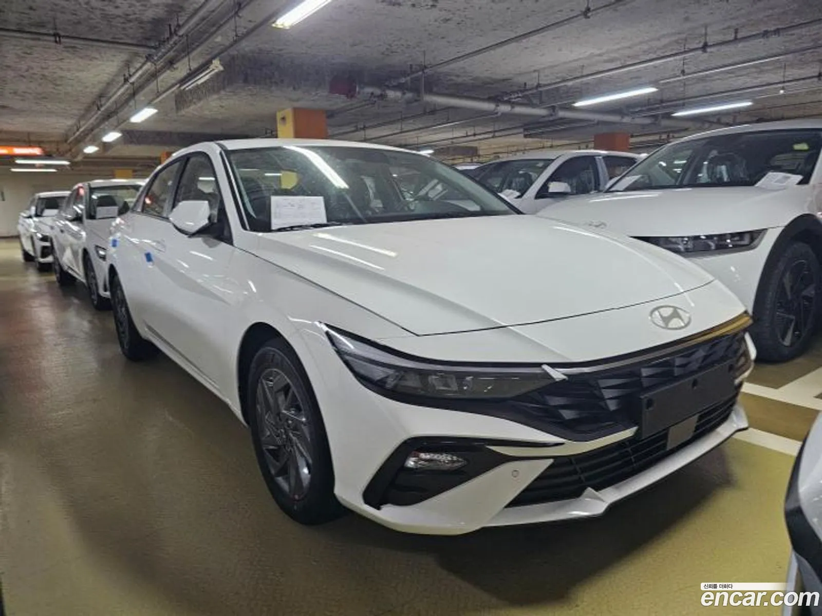 Hyundai Elantra 2026 — 2