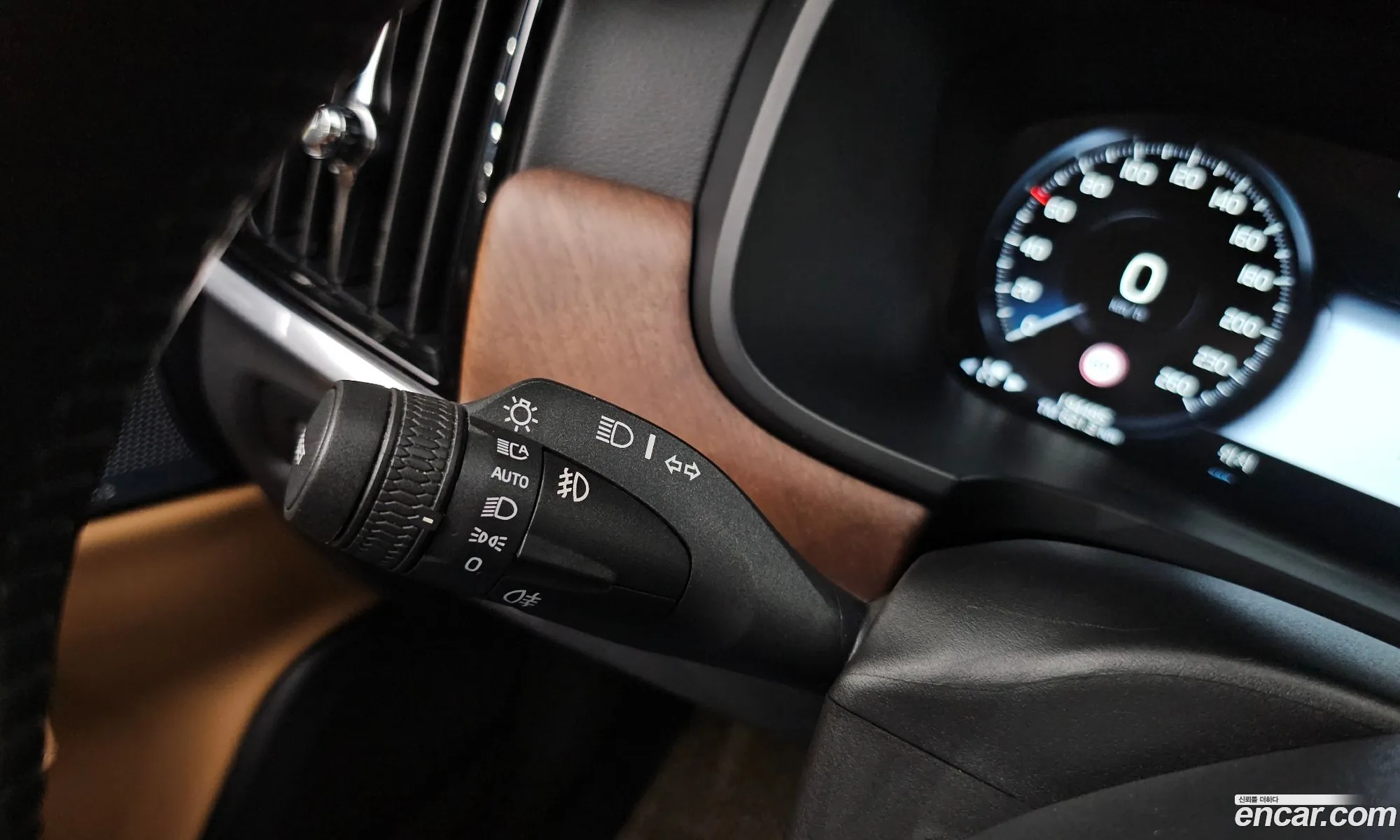 Volvo S90 2019 — 25
