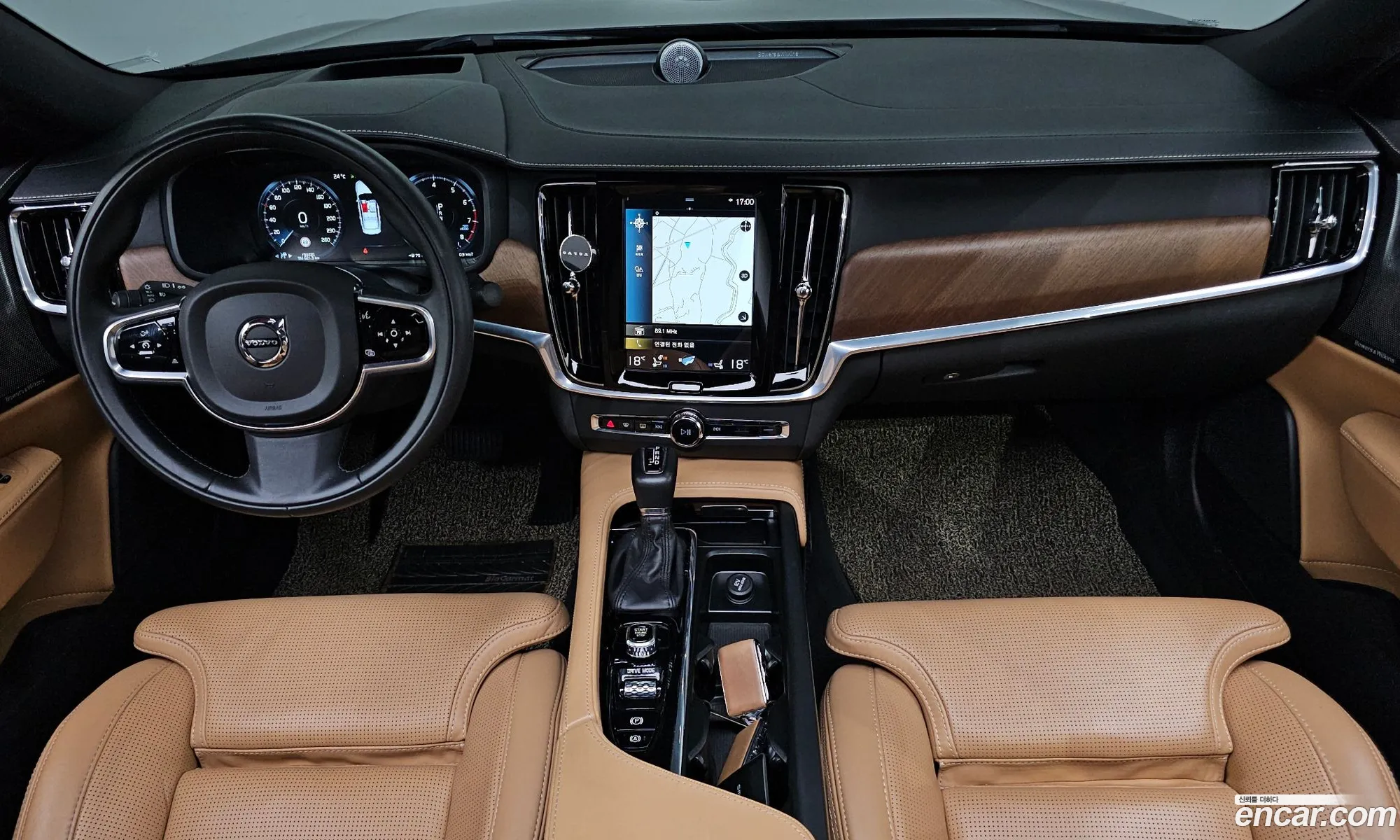 Volvo S90 2019 — 27