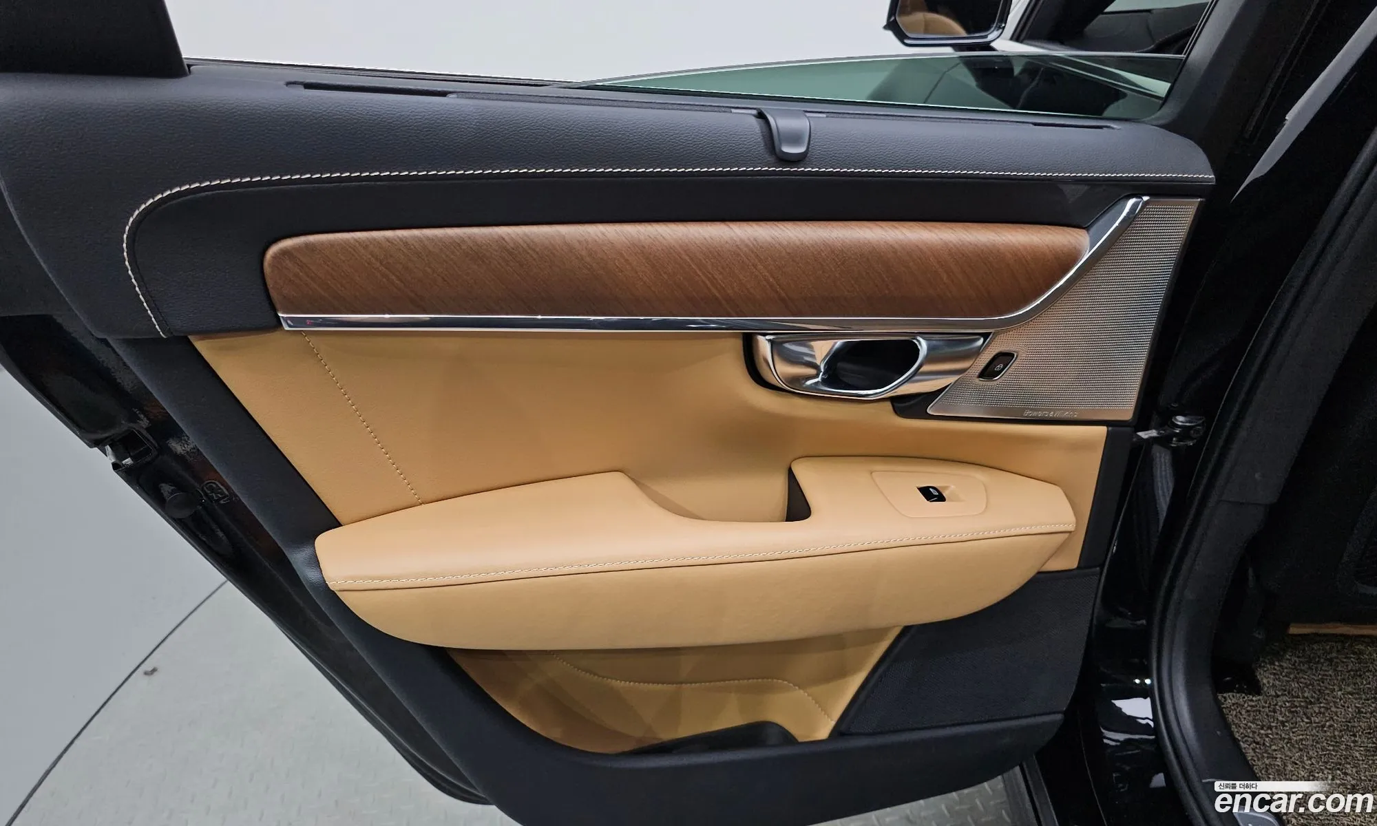 Volvo S90 2019 — 16