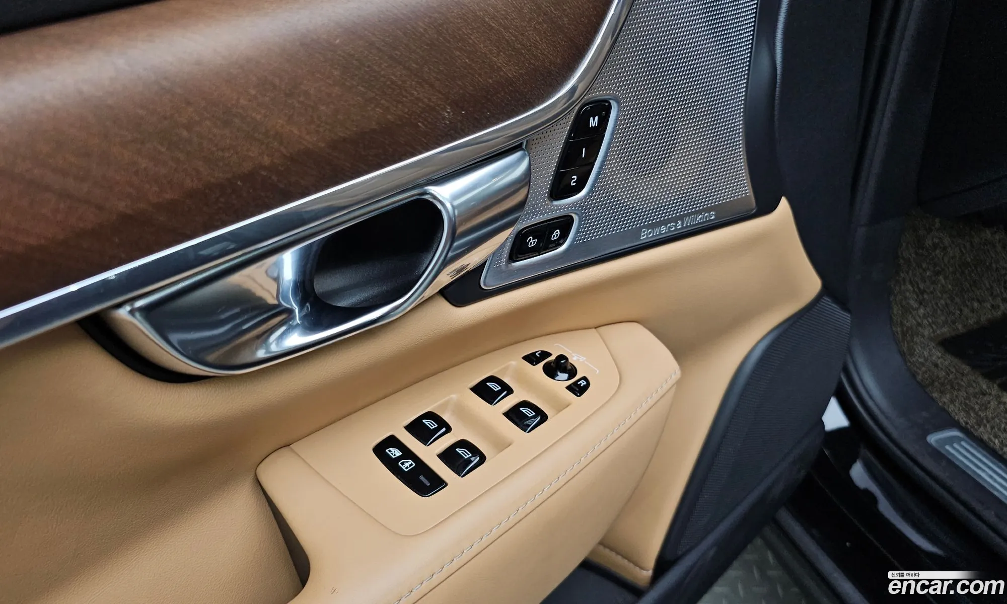 Volvo S90 2019 — 24