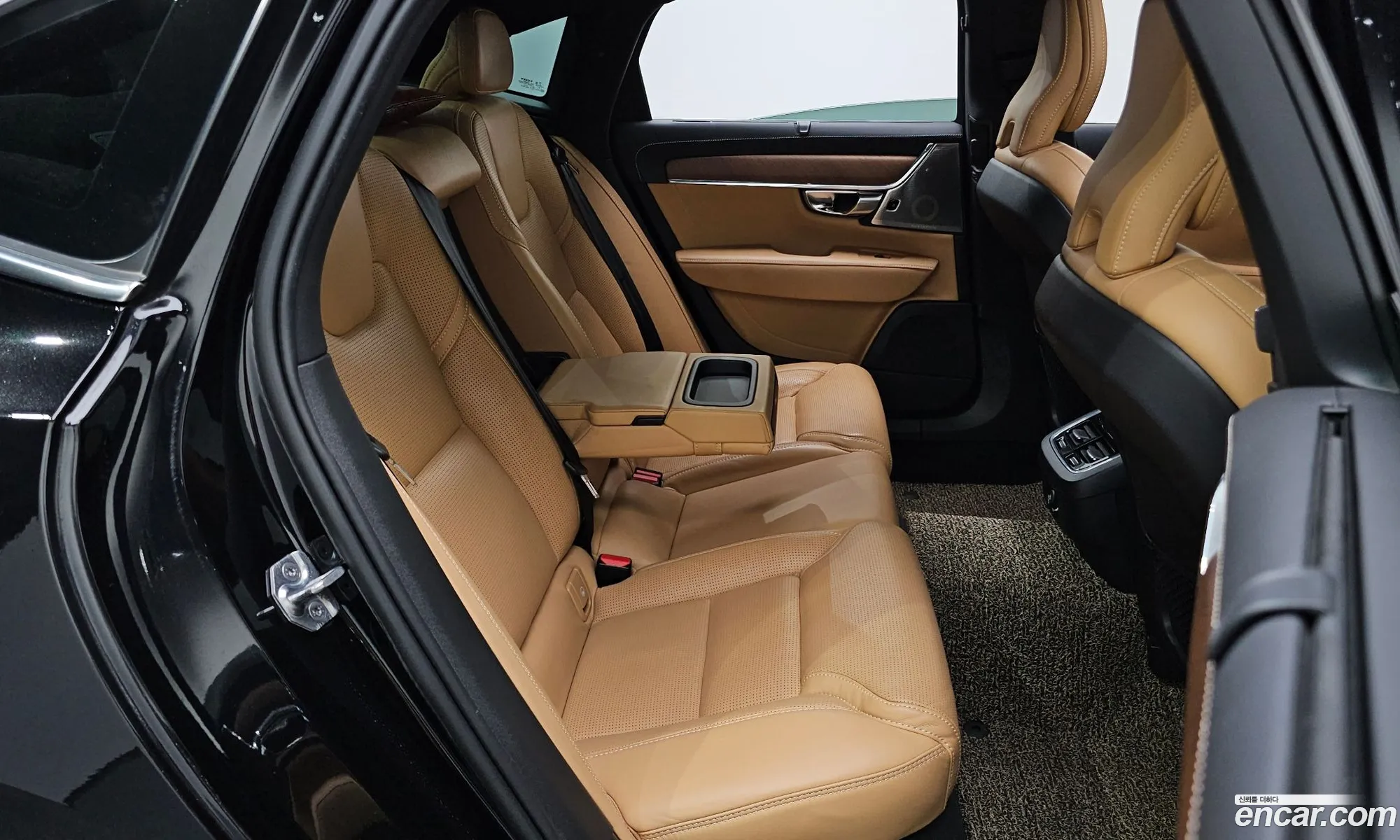 Volvo S90 2019 — 12