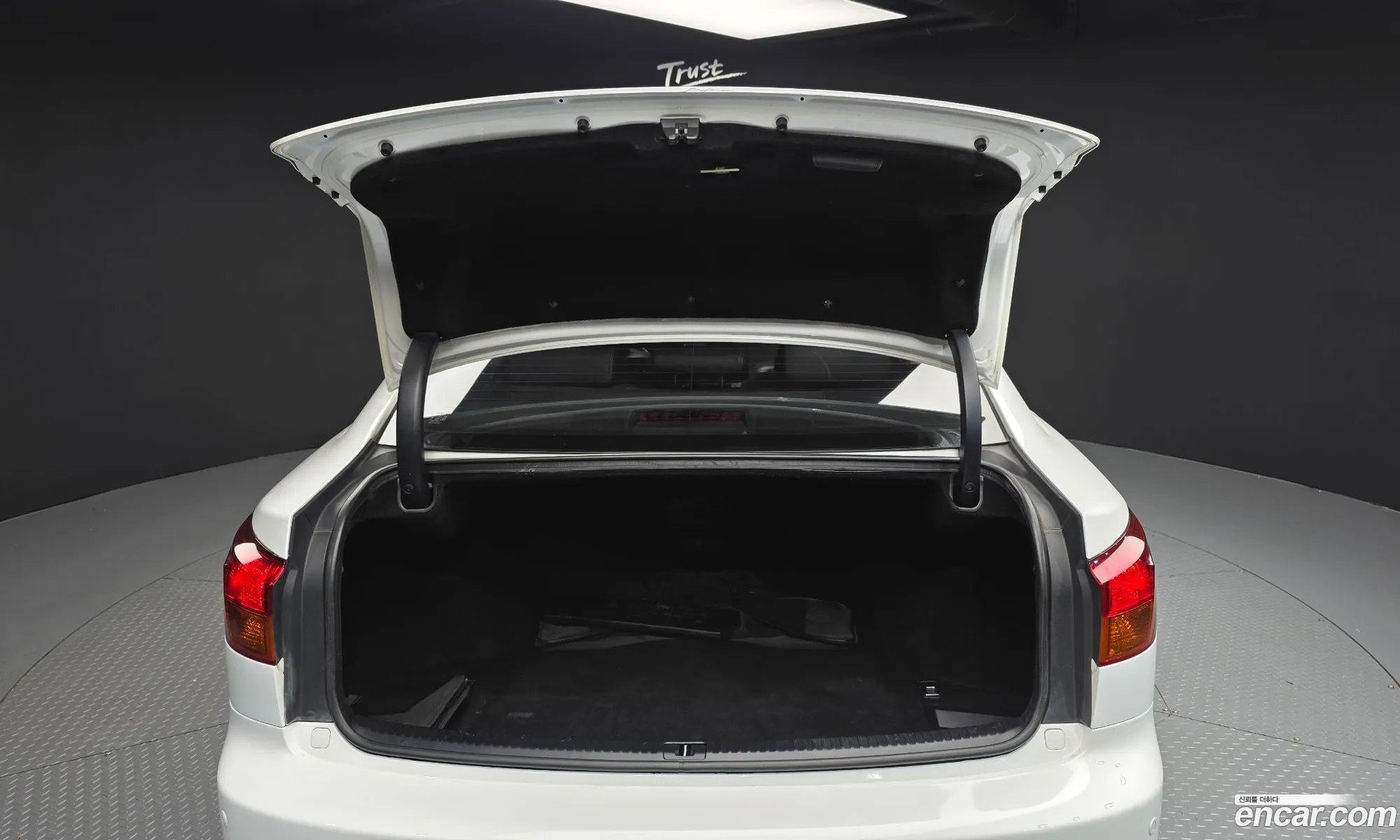 Lexus IS250 2008 — 8