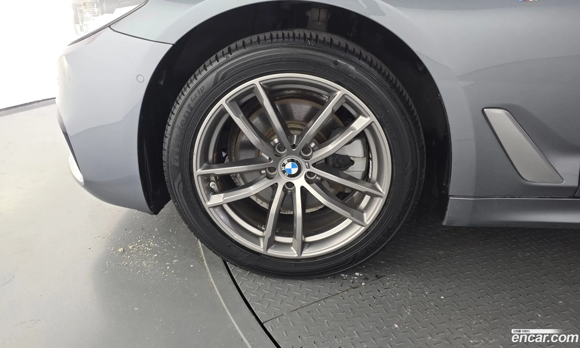 BMW 5 Series 2018 WBAJC3108JDB91107 — 12