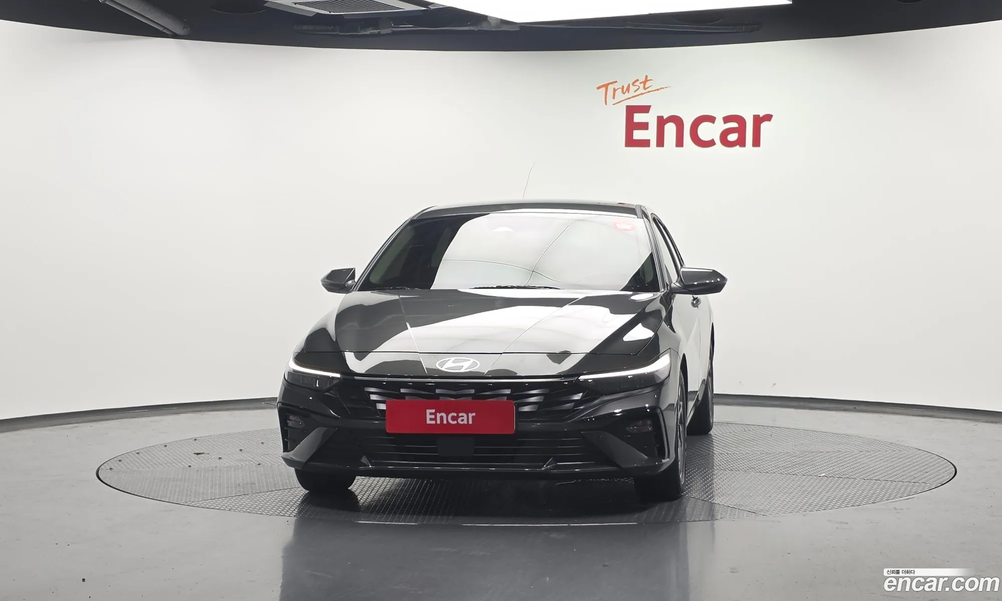 Hyundai Elantra 2023 — 3