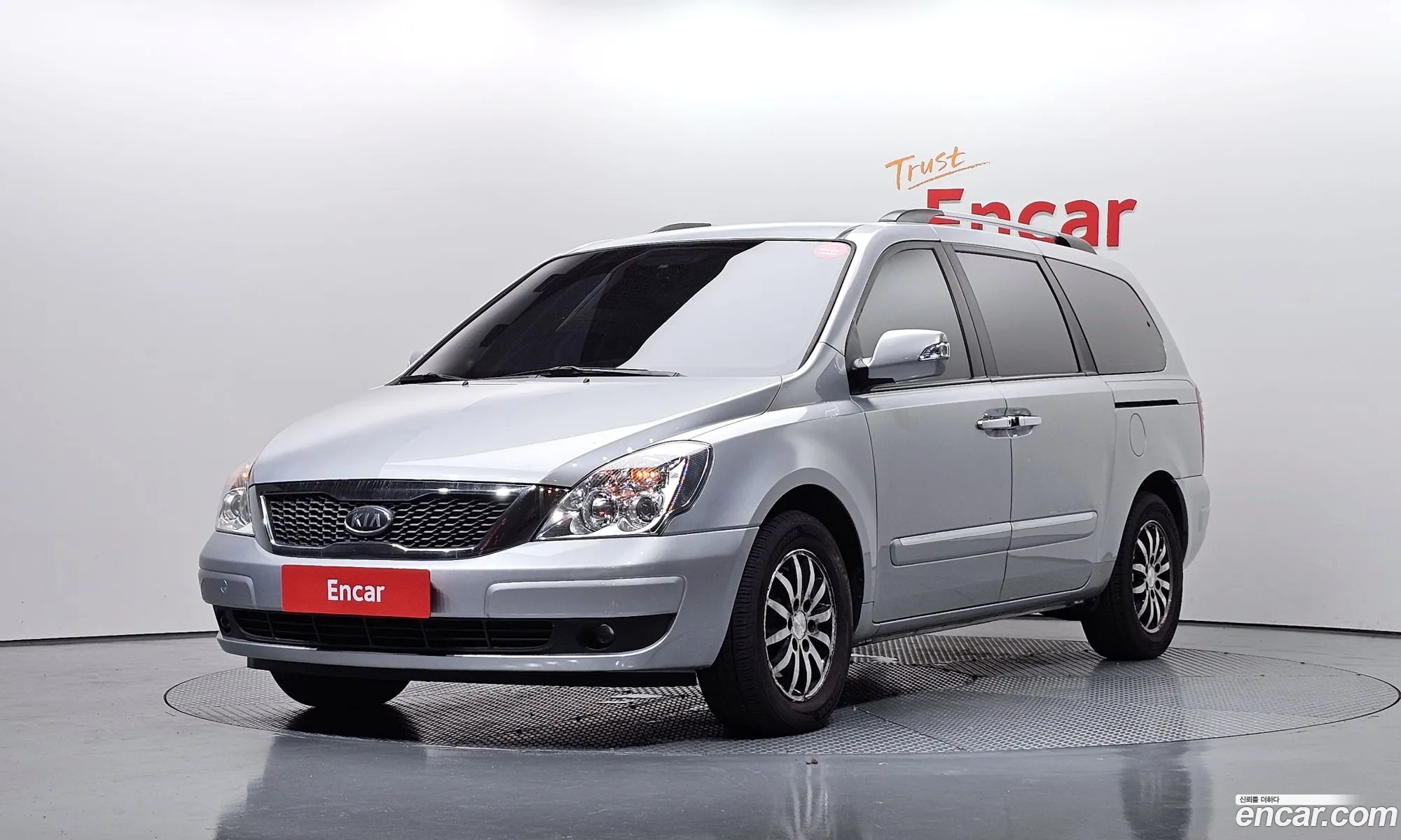 Kia Carnival R 2010 — 4