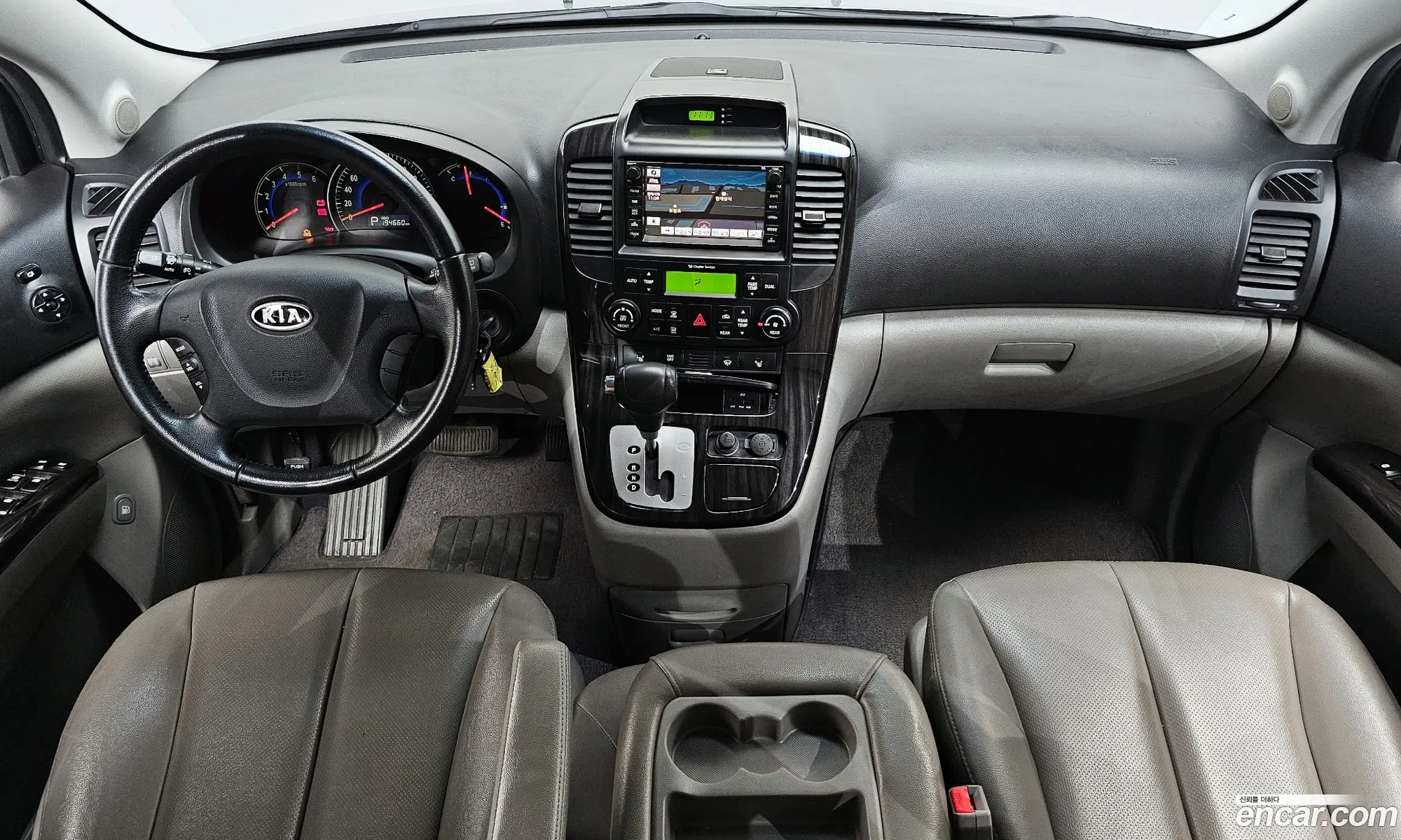 Kia Carnival R 2010 — 2