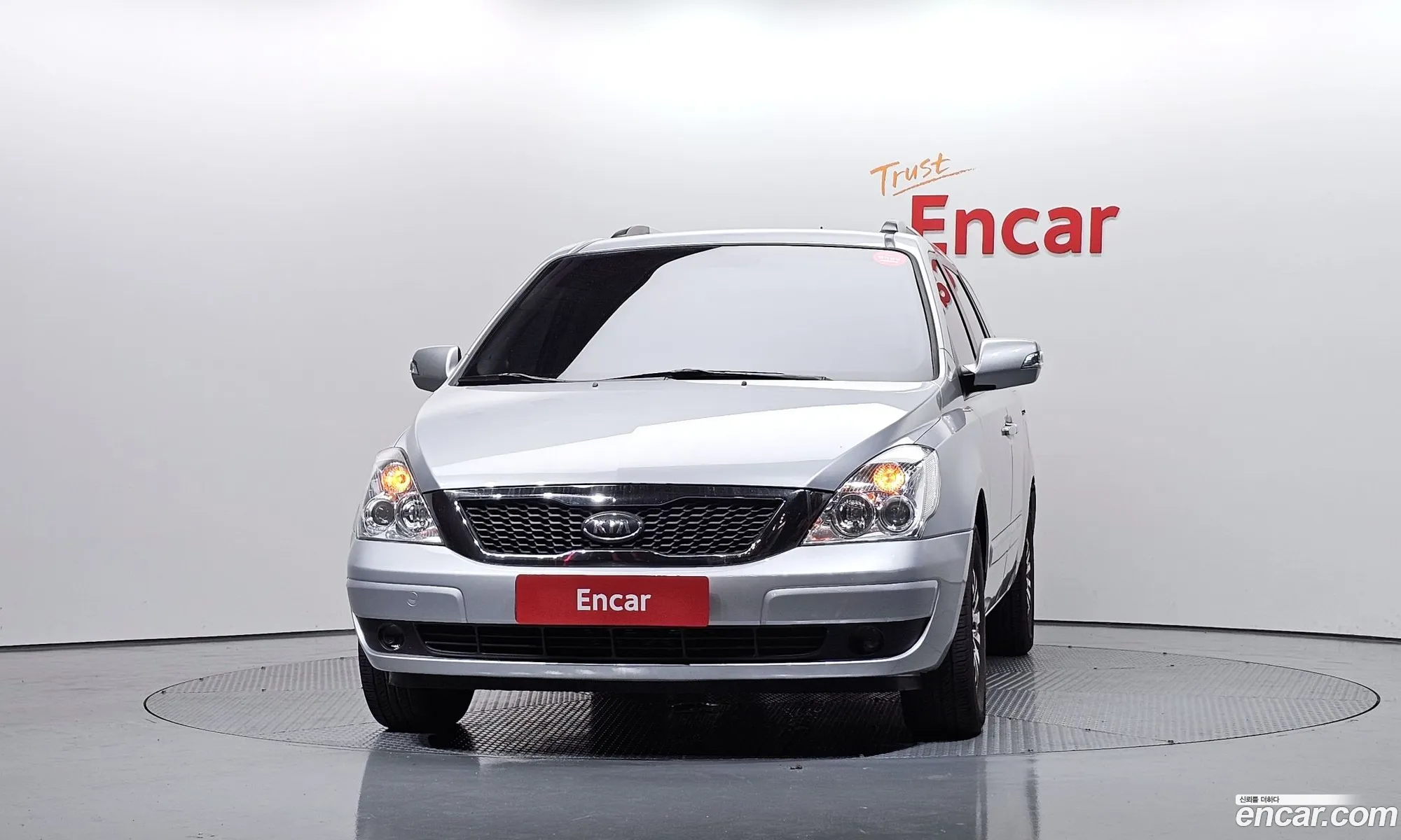 Kia Carnival R 2010 — 3