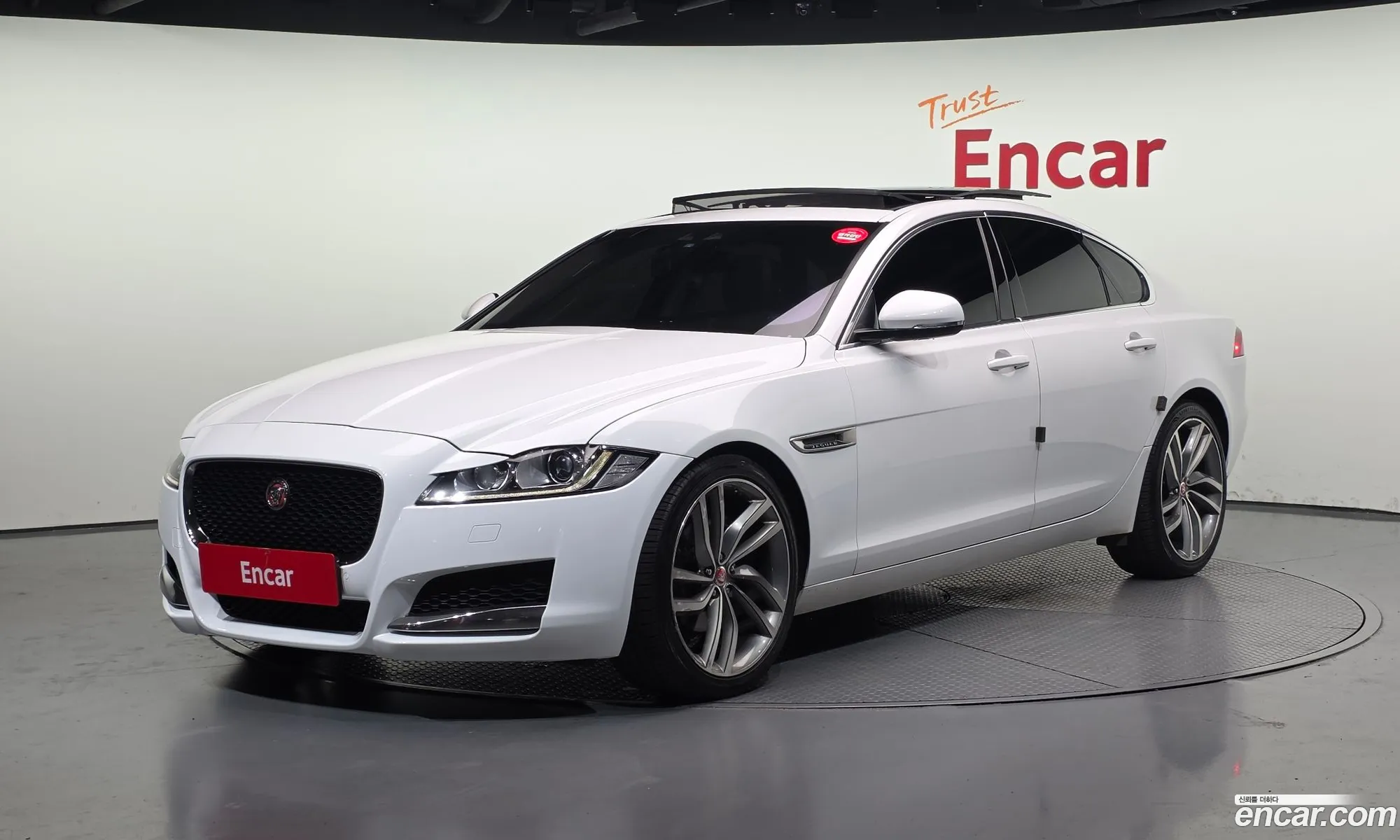 Jaguar XF 2016 SAJBA4BN0HCY28129 — 20