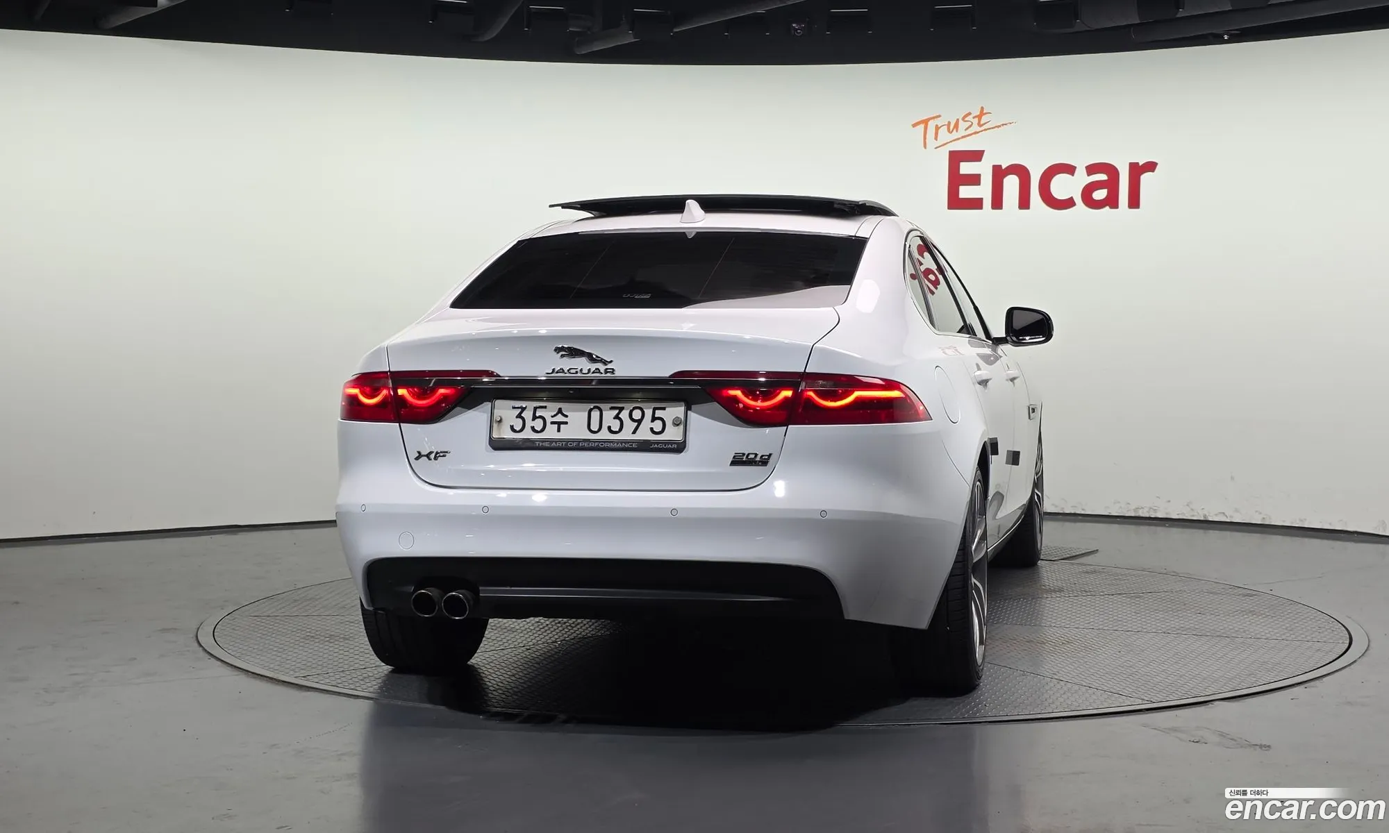 Jaguar XF 2016 SAJBA4BN0HCY28129 — 5