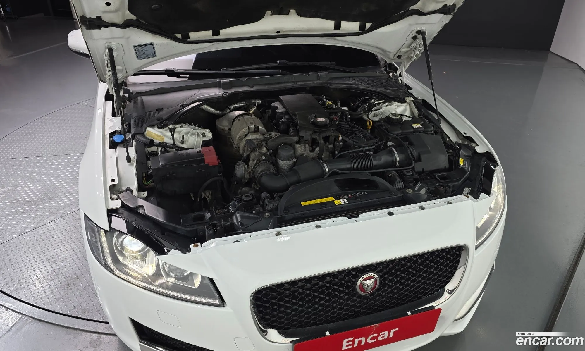 Jaguar XF 2016 SAJBA4BN0HCY28129 — 10