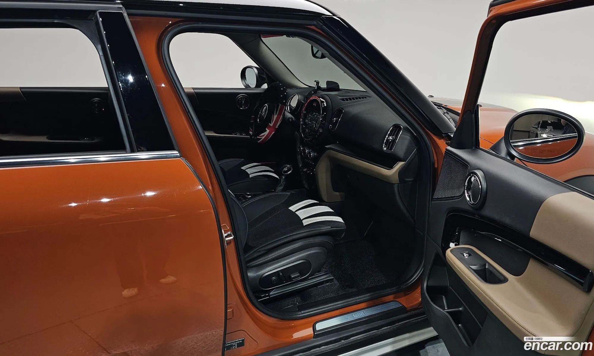 Mini Cooper Countryman 2018 WMWYU9102J3C02753 — 29