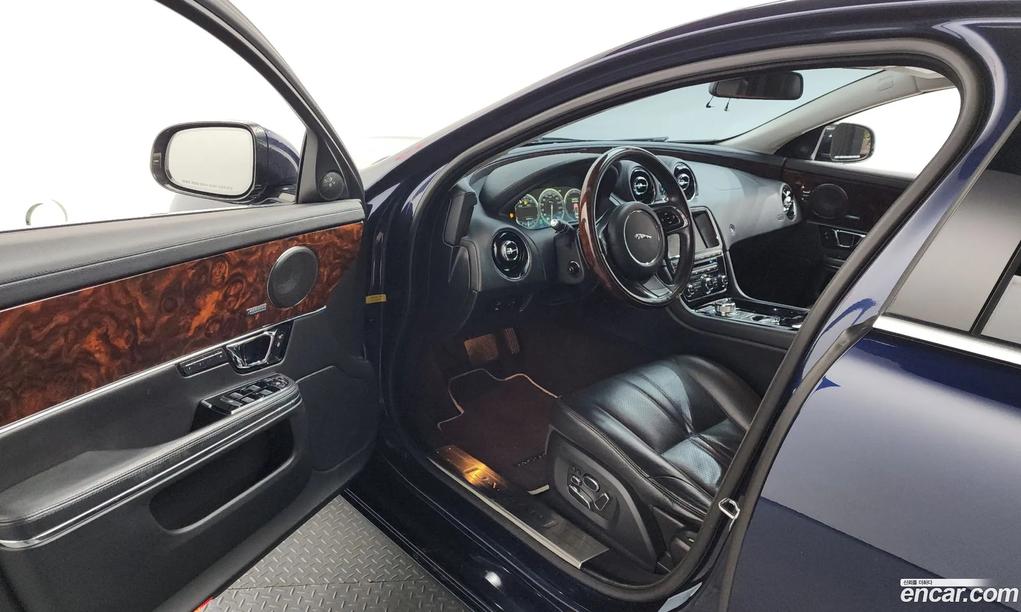 Jaguar XJ 2014 11111111111111111 — 13