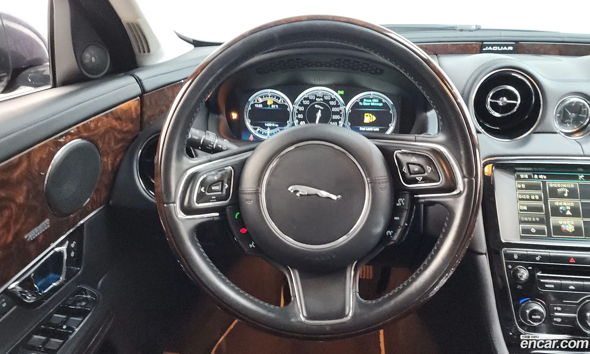 Jaguar XJ 2014 11111111111111111 — 17