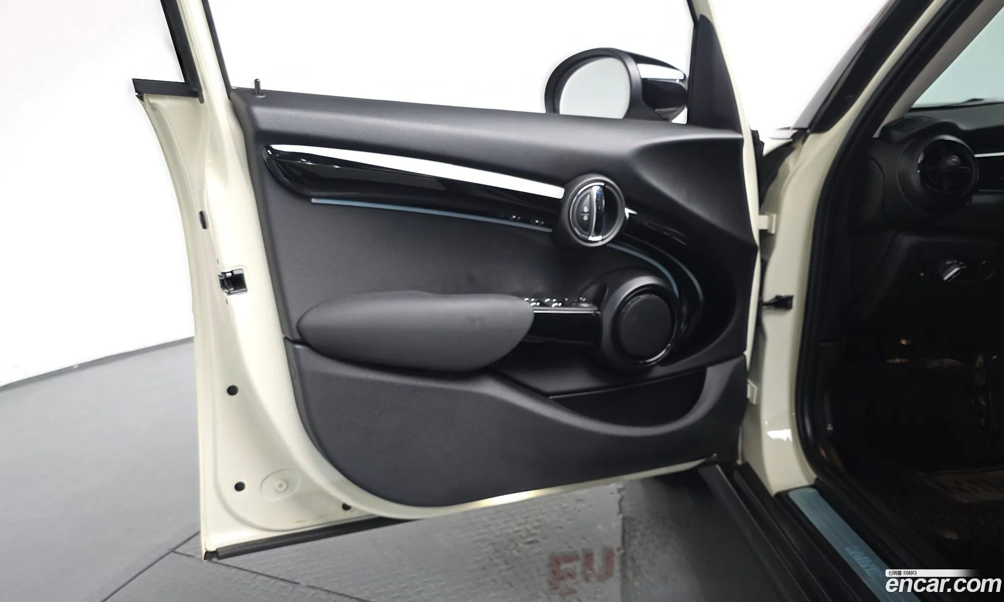 Mini Cooper 2021 WMW41DK04N2R27708 — 5