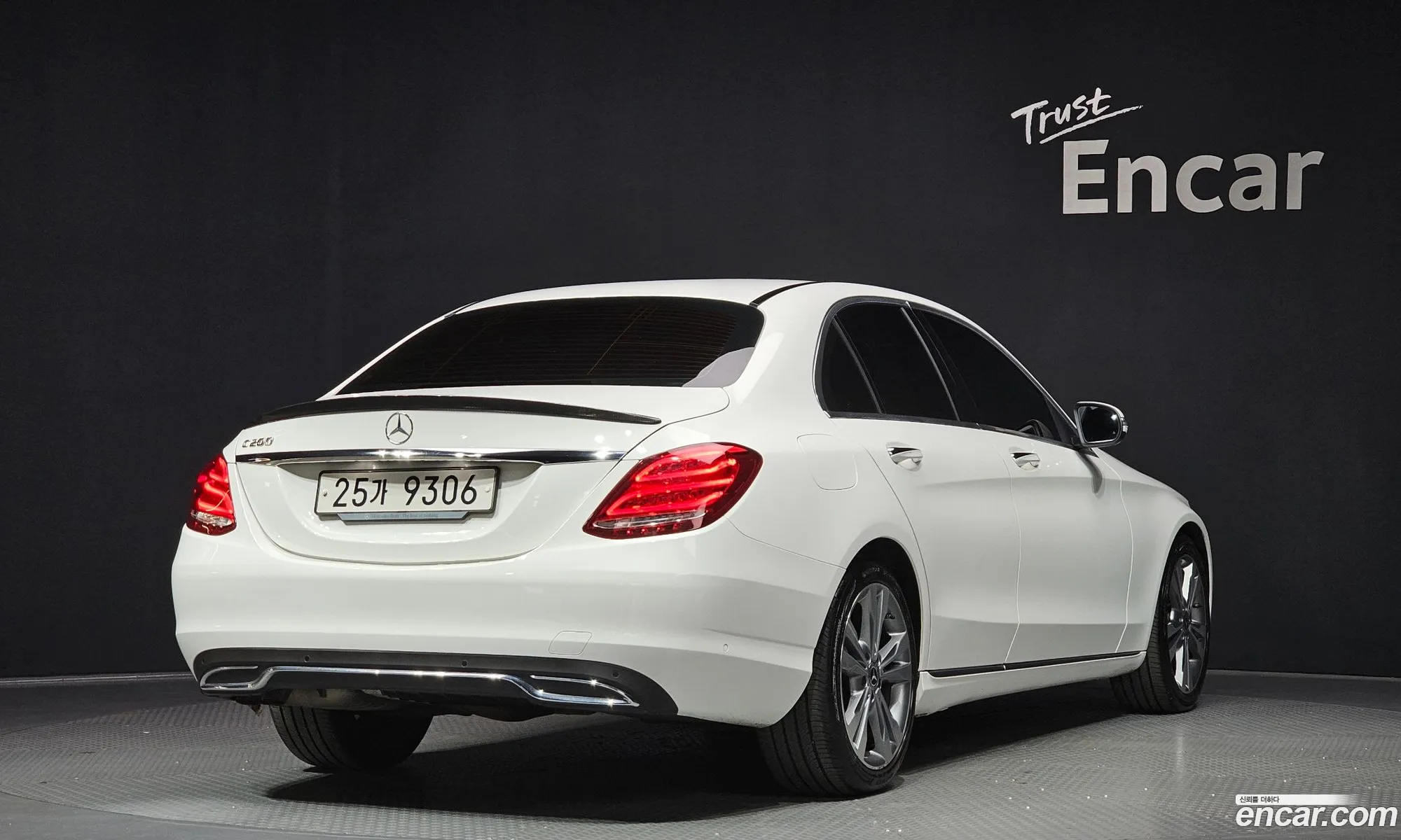 Mercedes-Benz C-Class W205 2018 WDDWF4CB1JF677138 — 12